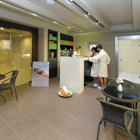 Julian Club Hotel 4*