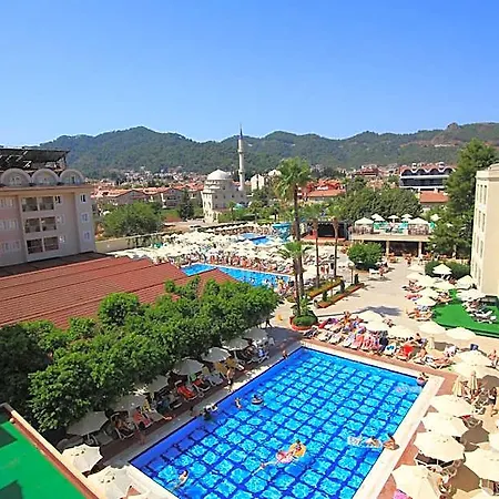 Julian Club Hotel 4*