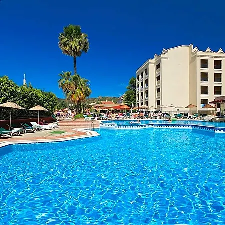 Julian Club Hotel 4*