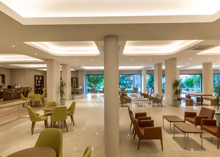 Julian Club Szálloda 4*