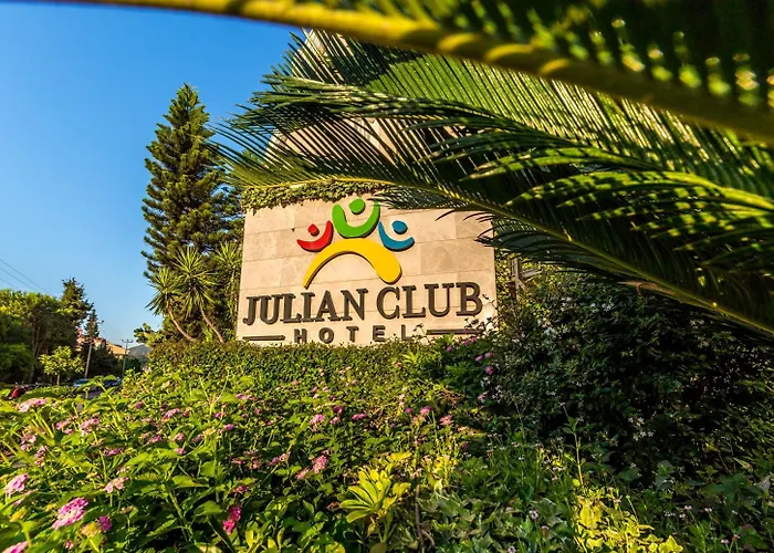 Szálloda Julian Club 4*