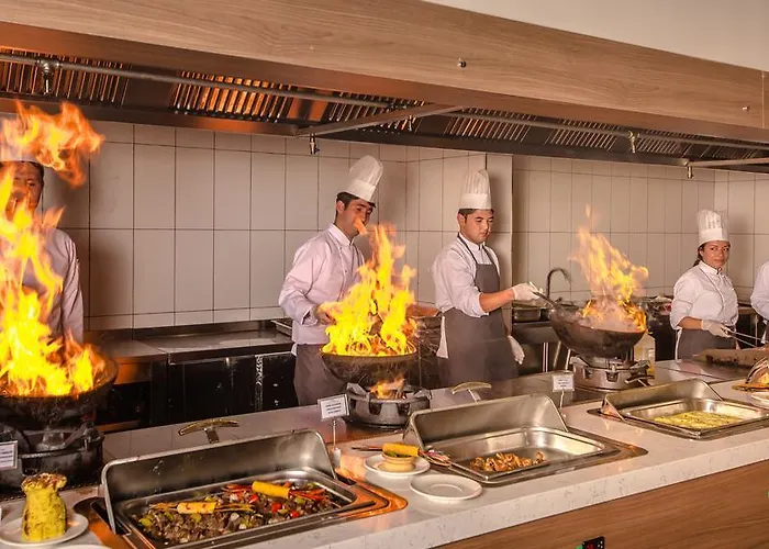 Julian Club Μαρμαρίς