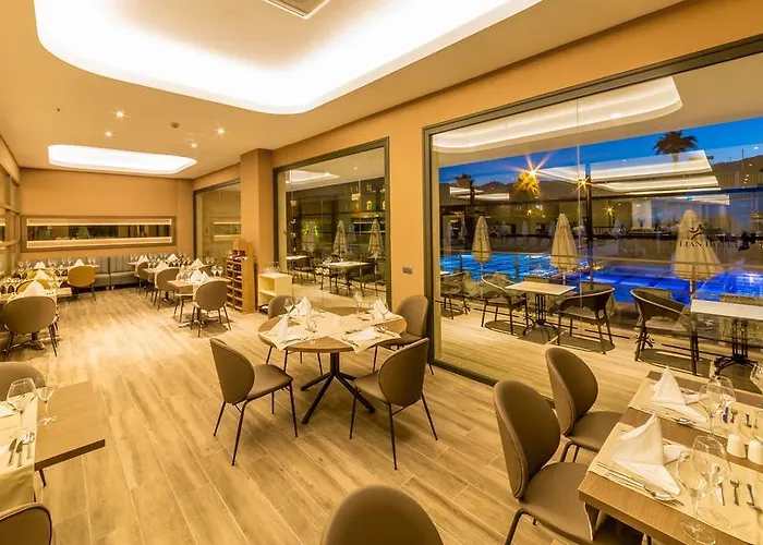 Julian Club Otel
